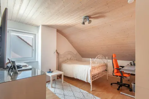 Gästezimmer – Doppelhaushälfte in Hösbach
